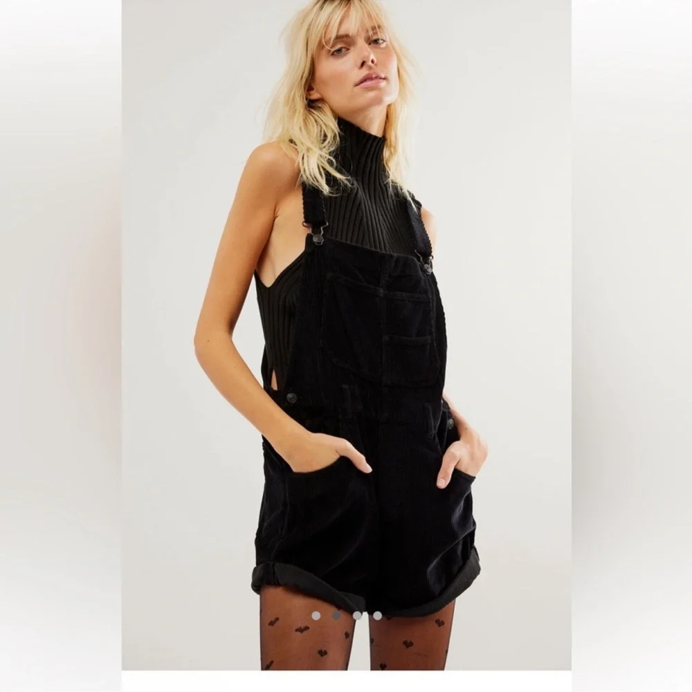 🎉LAST PIECE🎉Free People Ziggy‎ Cord Shortalls